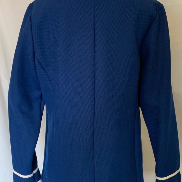 Navy blue blazer with the white trim - Picture 4 of 6